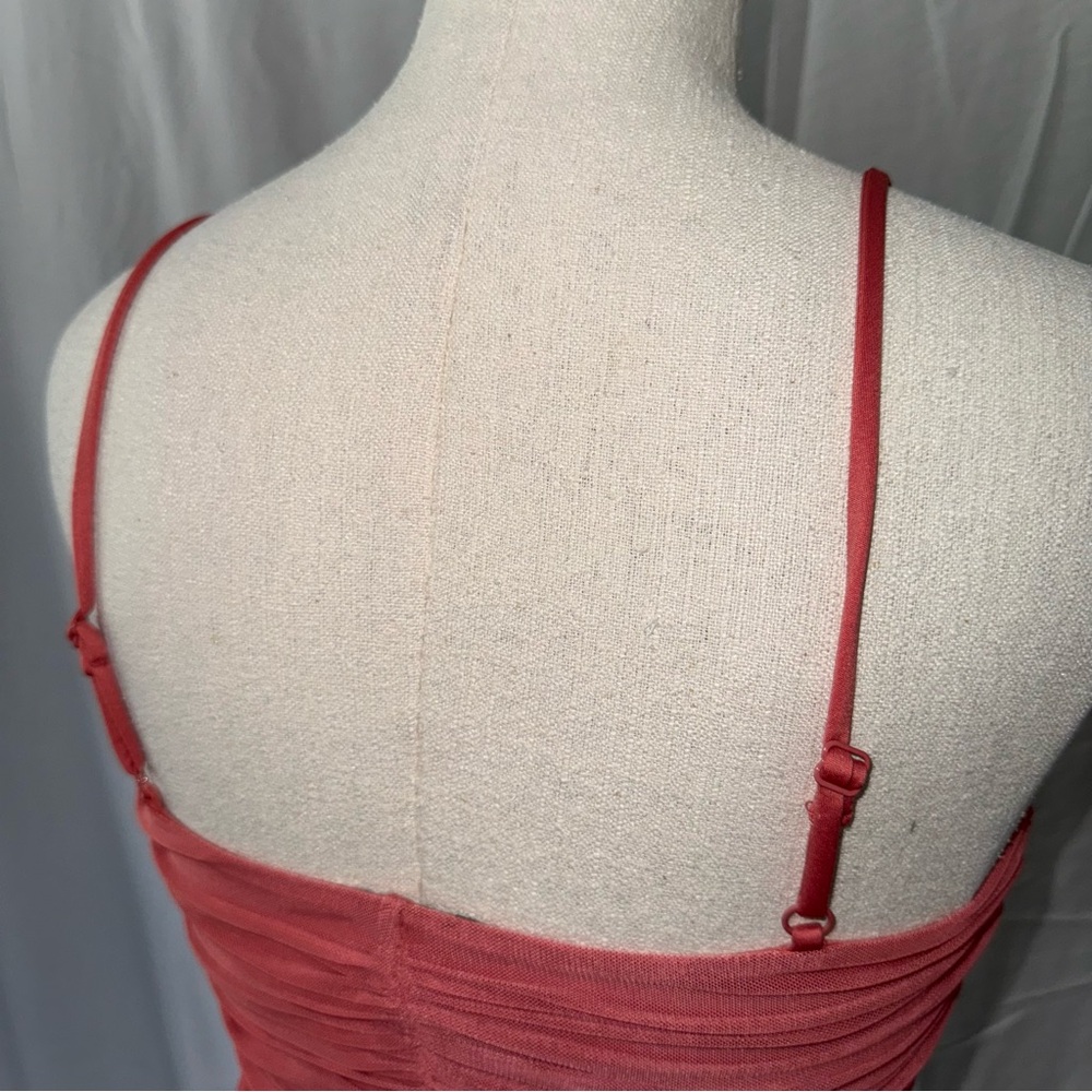 Express Body Contour Mesh Cropped Cami - Picture 5 of 8